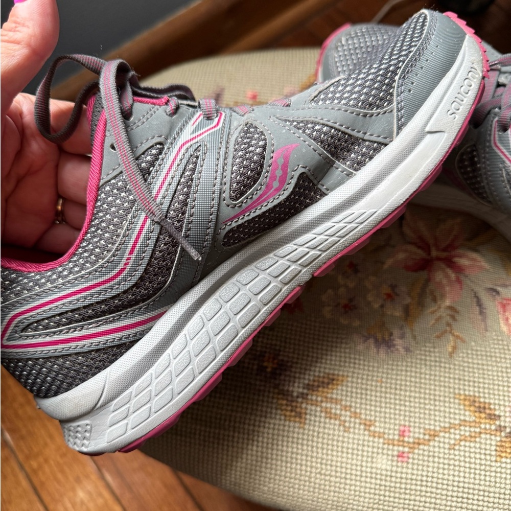 Saucony Cohesion Grid Women's Gray and magenta Running Shoes Sz 7.5W, pre owned - Picture 6 of 11
